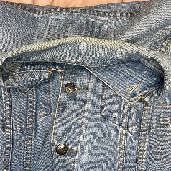 Vintage Disney Embroidered Mickey Mouse & Friends Light Denim Jacket Sz L 90s - Picture 11 of 11